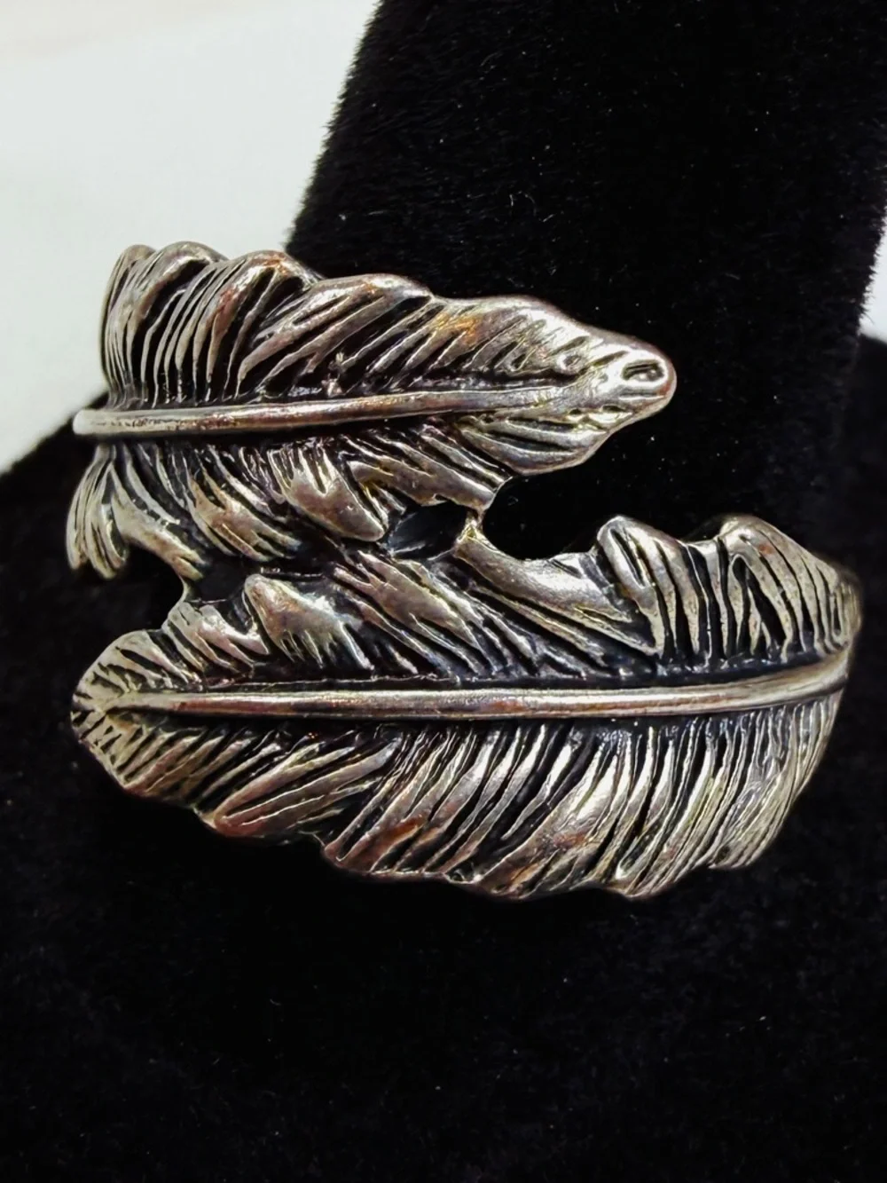 Vintage aged, silvertone, leaf band ring size 10 1/2